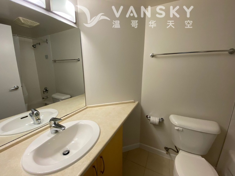 250416134154_333 left washroom.jpg